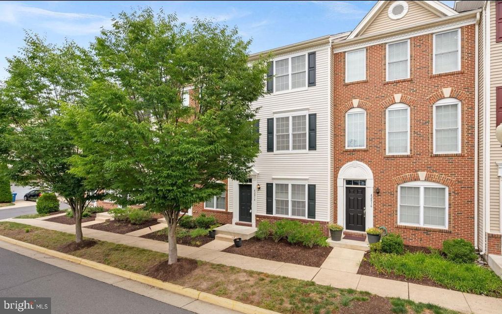 42814 EGGLESTON TER, Chantilly, VA 20152