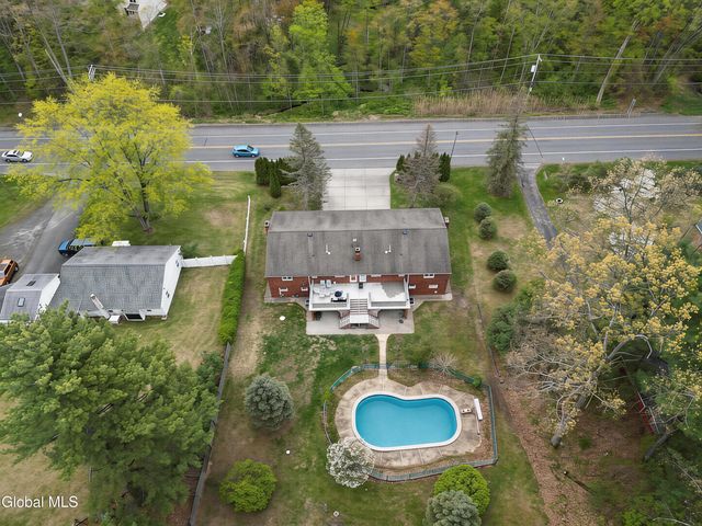 54 Route 236, Halfmoon, NY 12065