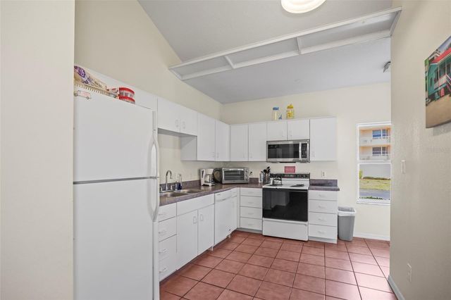 6650 100TH WAY N 25C, St Petersburg, FL 33708