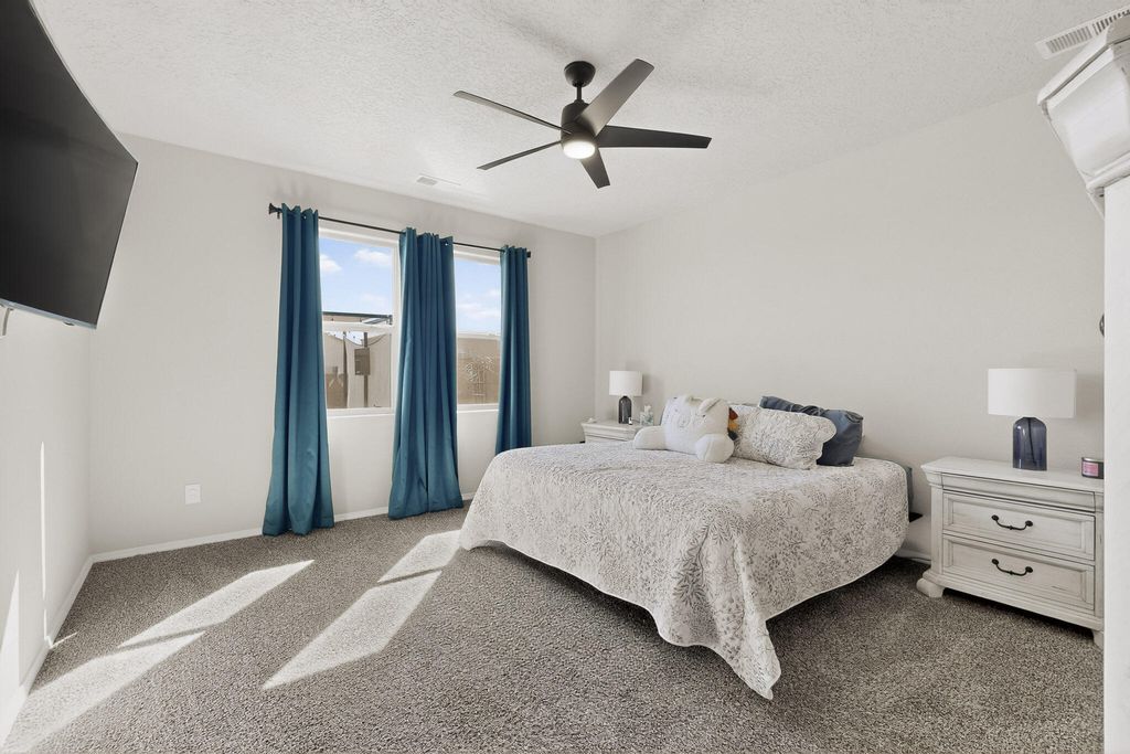 Image 25 of property listing at 10748 Caresso Loop SW, Albuquerque, NM 87121