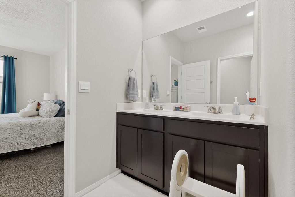 Image 28 of property listing at 10748 Caresso Loop SW, Albuquerque, NM 87121