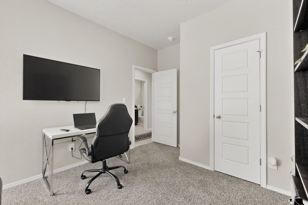 Image 36 of property listing at 10748 Caresso Loop SW, Albuquerque, NM 87121