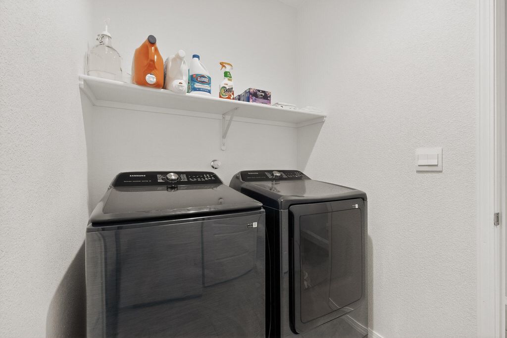 Image 37 of property listing at 10748 Caresso Loop SW, Albuquerque, NM 87121