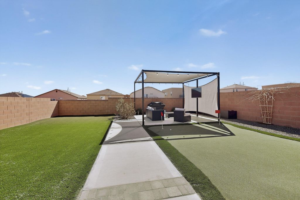 Image 42 of property listing at 10748 Caresso Loop SW, Albuquerque, NM 87121