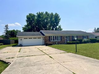826 E Holly Road, Beloit, WI 53511