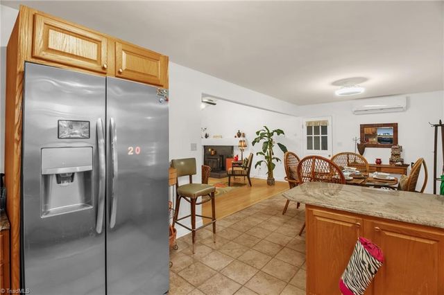 206 Westwood Drive, Kernersville, NC 27284