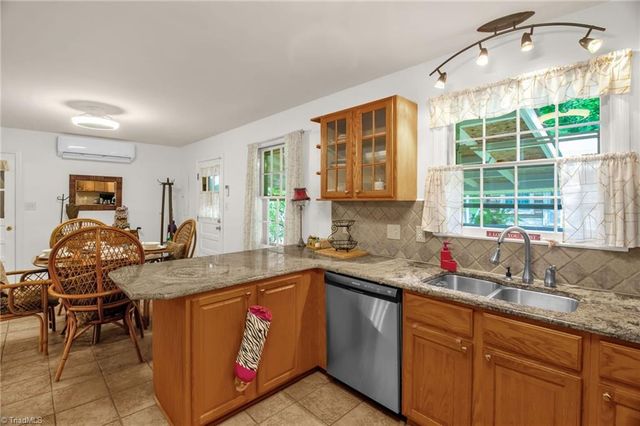 206 Westwood Drive, Kernersville, NC 27284