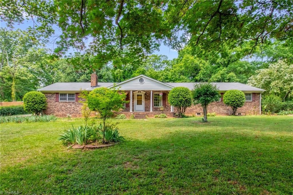 206 Westwood Drive, Kernersville, NC 27284