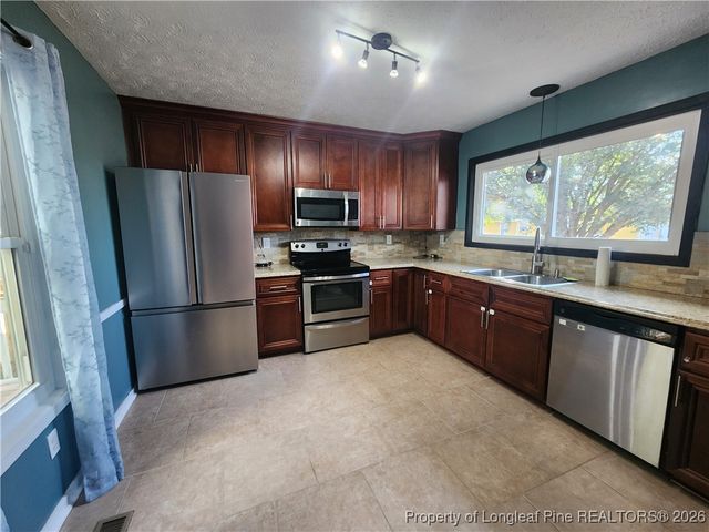 6831 CANDLEWOOD Drive, Fayetteville, NC 28314