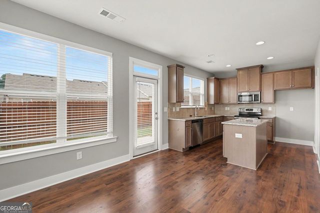 7666 Squire Court, Fairburn, GA 30213
