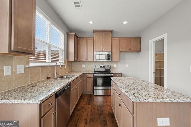 7666 Squire Court, Fairburn, GA 30213