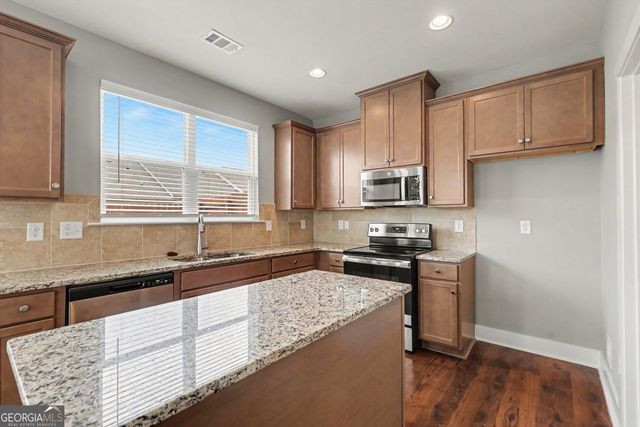 7666 Squire Court, Fairburn, GA 30213