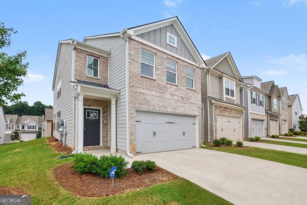 7666 Squire Court, Fairburn, GA 30213