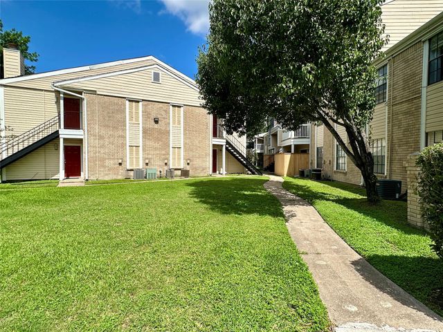 2750 Holly Hall Street 1215, Houston, TX 77054