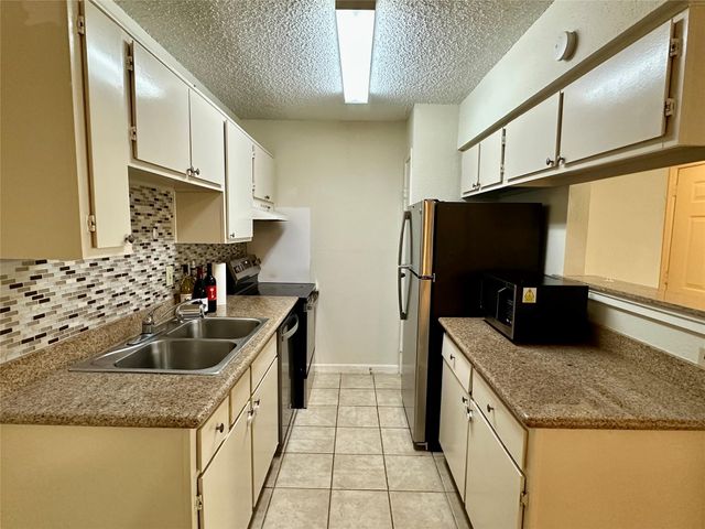 2750 Holly Hall Street 1215, Houston, TX 77054