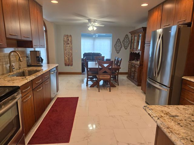 8971 Hibiscus Drive, St. John, IN 46373