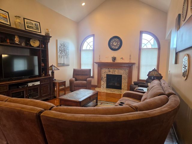 8971 Hibiscus Drive, St. John, IN 46373