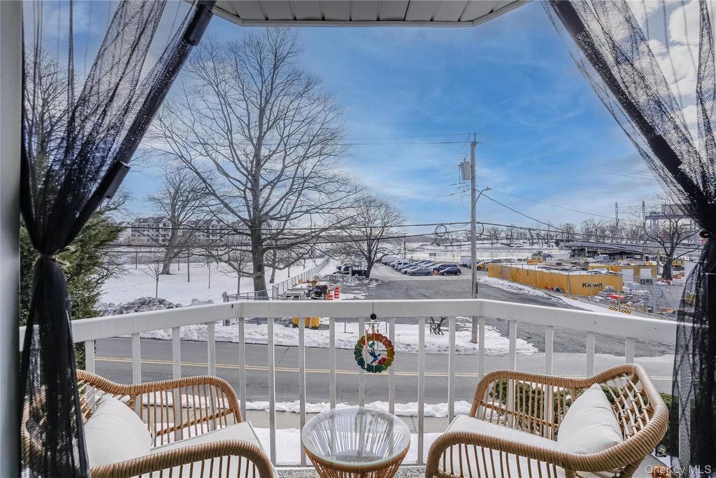 37 Harbor Lane, New Rochelle, NY 10805