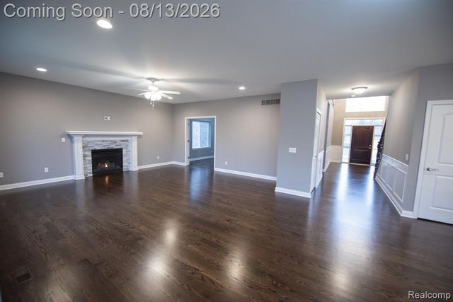 72 Arthur Drive, Troy, MI 48083