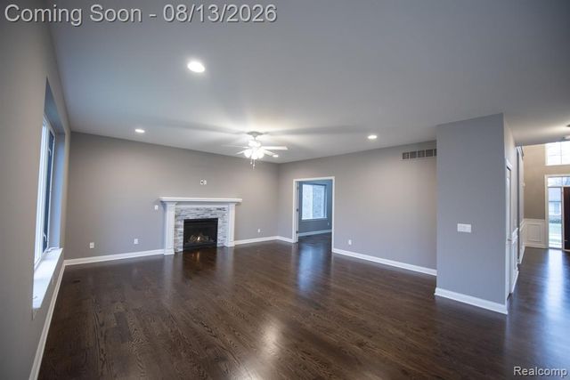 72 Arthur Drive, Troy, MI 48083