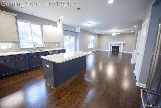 72 Arthur Drive, Troy, MI 48083