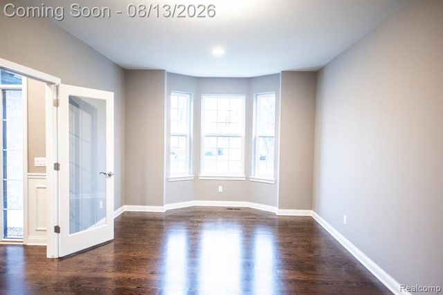 72 Arthur Drive, Troy, MI 48083