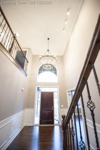 72 Arthur Drive, Troy, MI 48083
