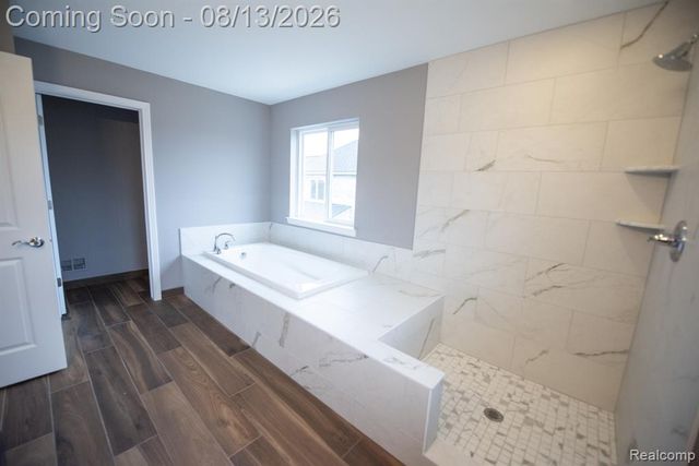 72 Arthur Drive, Troy, MI 48083
