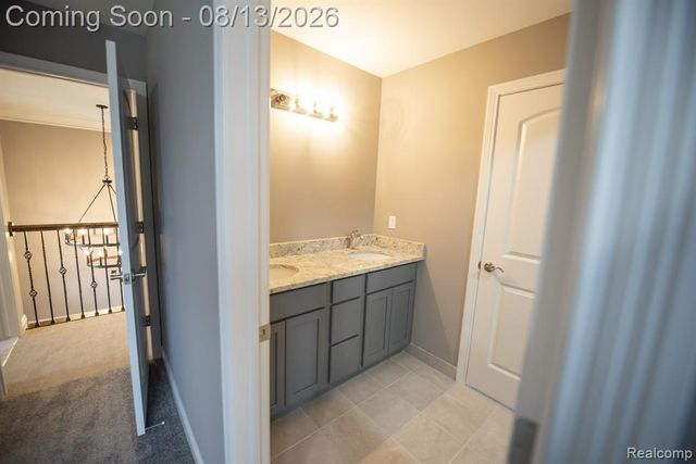 72 Arthur Drive, Troy, MI 48083