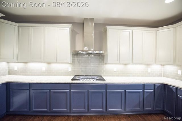 72 Arthur Drive, Troy, MI 48083