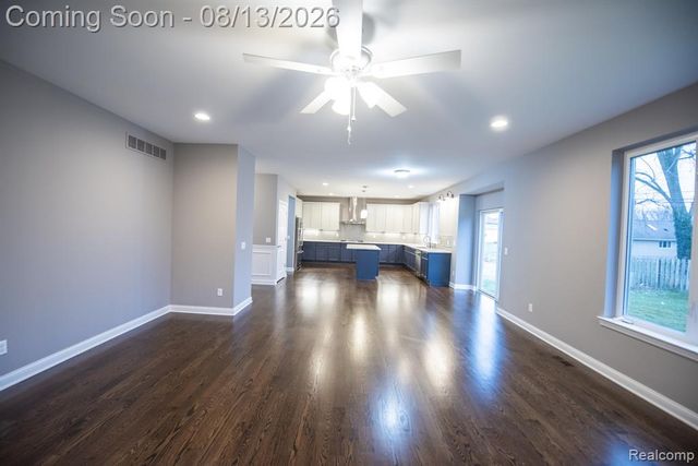 72 Arthur Drive, Troy, MI 48083
