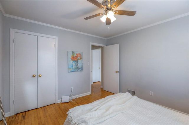 8734 Maiden Lane, Kansas City, MO 64114