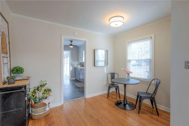 8734 Maiden Lane, Kansas City, MO 64114