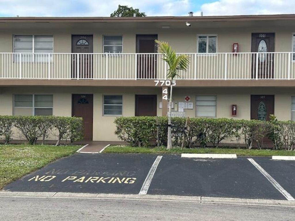 7705 NW 5th Court 103, Margate, FL 33063