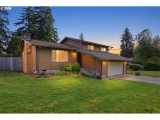 102 SHERWOOD Ln, Castle Rock, WA 98611