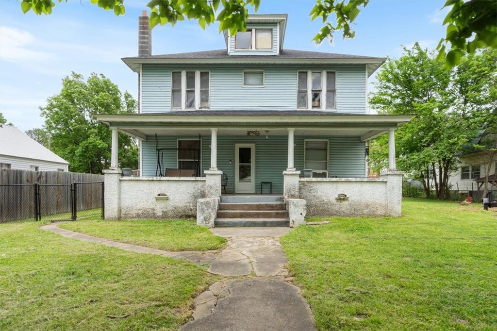 407 S Britt Street, Siloam Springs, AR 72761