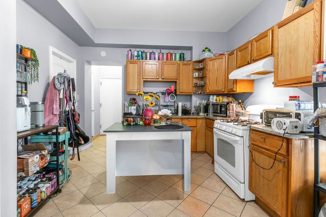 2243 S Sawyer Avenue, Chicago, IL 60623