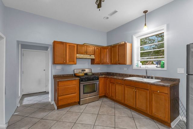 2243 S Sawyer Avenue, Chicago, IL 60623