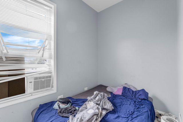 2243 S Sawyer Avenue, Chicago, IL 60623