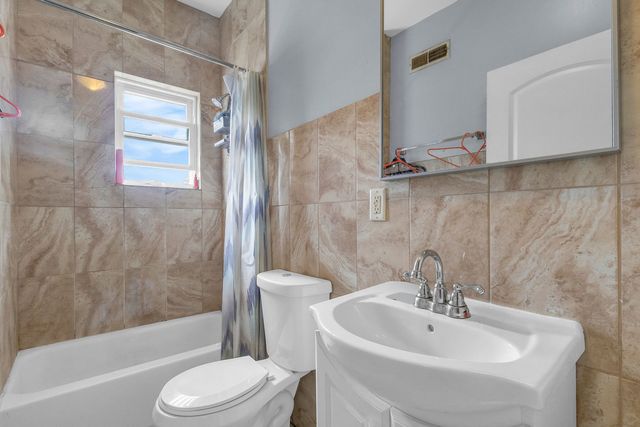 2243 S Sawyer Avenue, Chicago, IL 60623
