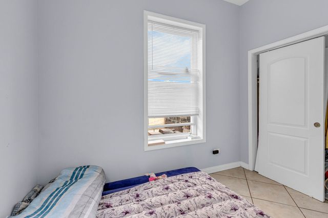 2243 S Sawyer Avenue, Chicago, IL 60623