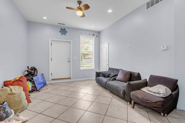 2243 S Sawyer Avenue, Chicago, IL 60623