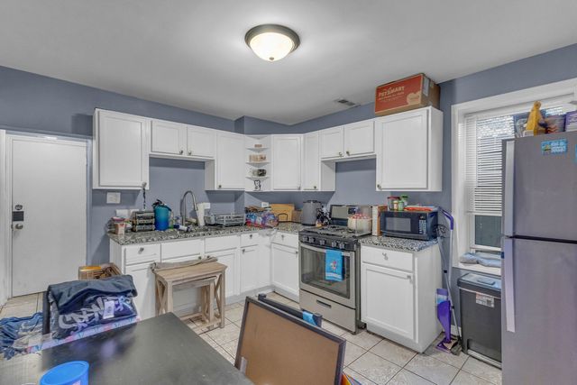 2243 S Sawyer Avenue, Chicago, IL 60623