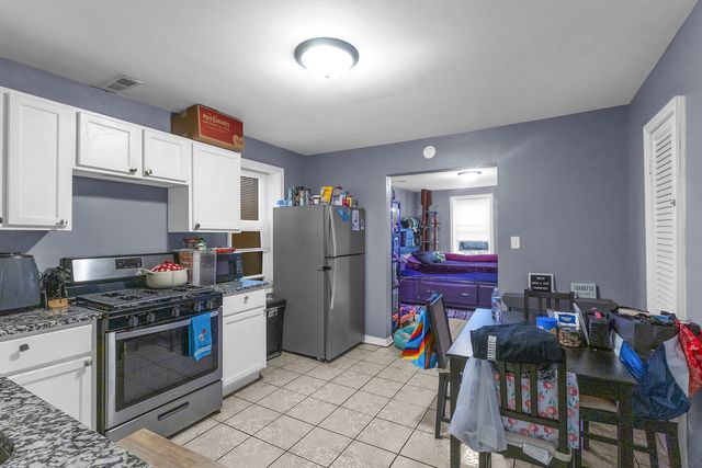 2243 S Sawyer Avenue, Chicago, IL 60623