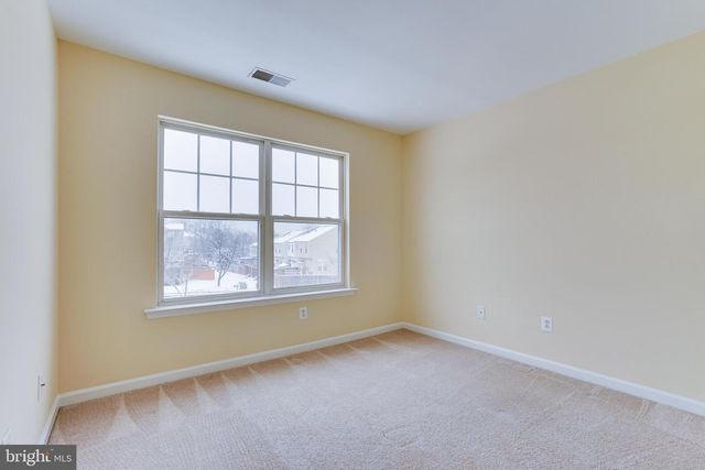 16742 SWEENEY LN, Woodbridge, VA 22191