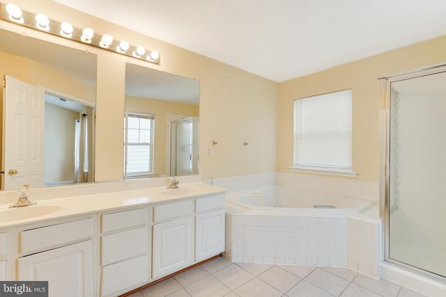 16742 SWEENEY LN, Woodbridge, VA 22191