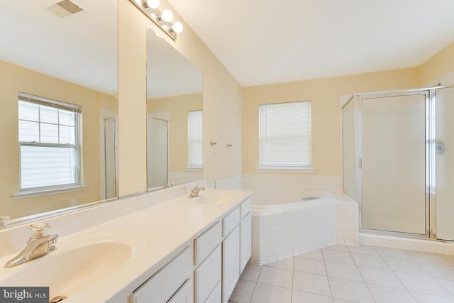 16742 SWEENEY LN, Woodbridge, VA 22191