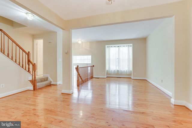 16742 SWEENEY LN, Woodbridge, VA 22191