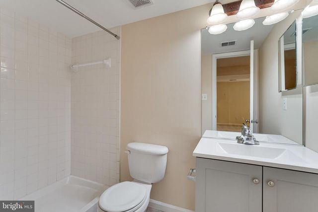 16742 SWEENEY LN, Woodbridge, VA 22191