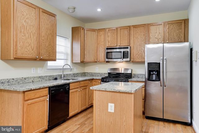 16742 SWEENEY LN, Woodbridge, VA 22191